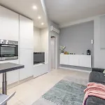 Navigli Bilocale Moderno Con Balcone Sul Giardino Appartement