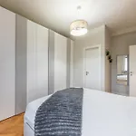Navigli Bilocale Moderno Con Balcone Sul Giardino Appartement *