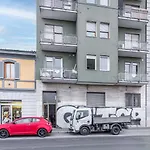 Appartement Navigli Bilocale Moderno Con Balcone Sul Giardino Milan